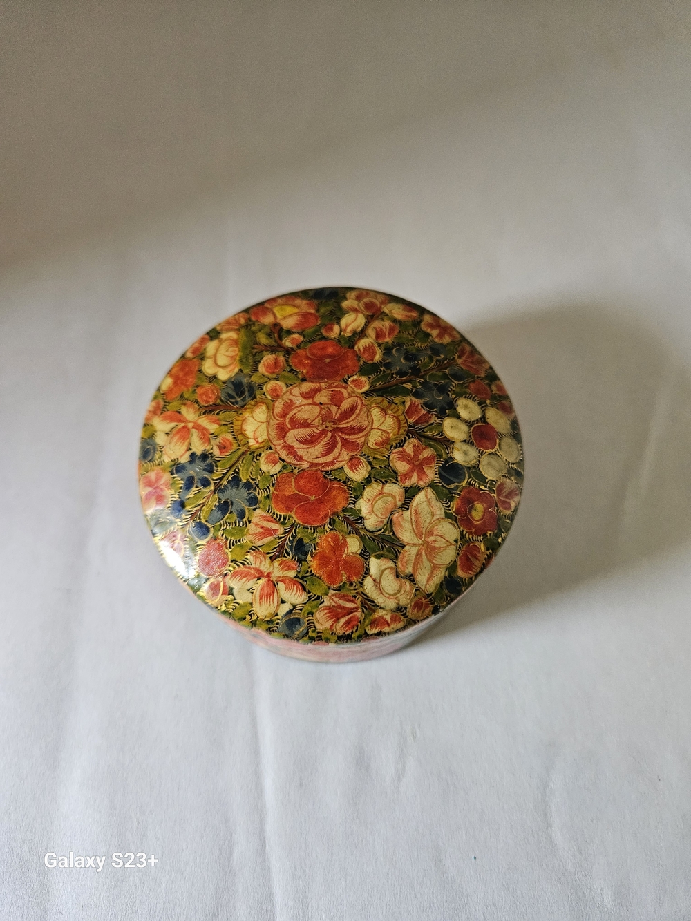 Vintage Kashmiri hand-painted papier-mâché lacquer Trinket Box